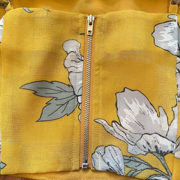 J.O.A. X Chriselle Lim Floral Convertible Crop XS - Picture 10 of 11